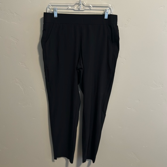 Eddie Bauer black lightweight travel pants size Medium - Picture 1 of 9